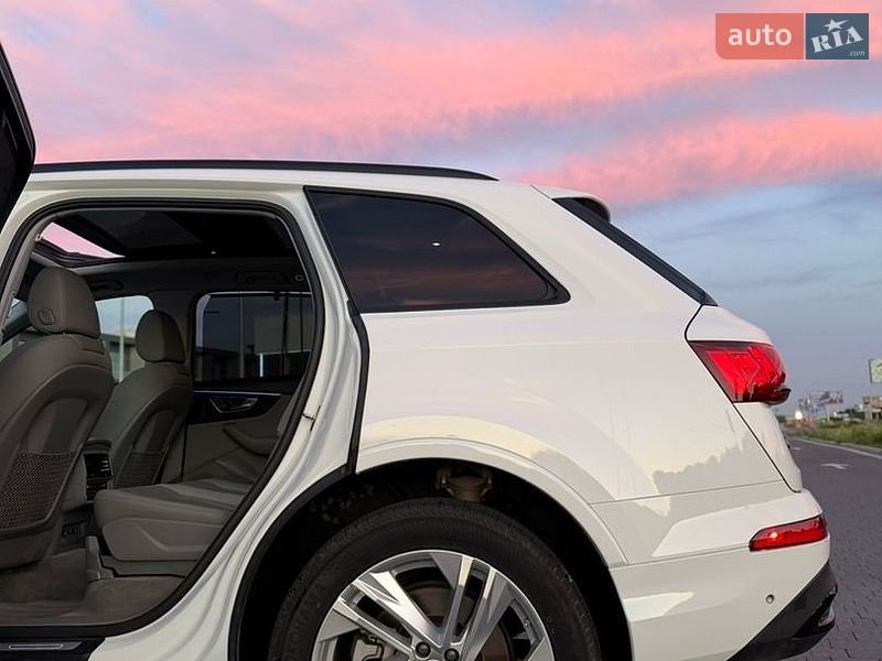 Внедорожник / Кроссовер Audi Q7 2022 в Львове
