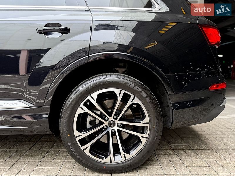 Позашляховик / Кросовер Audi Q7 2025 в Києві