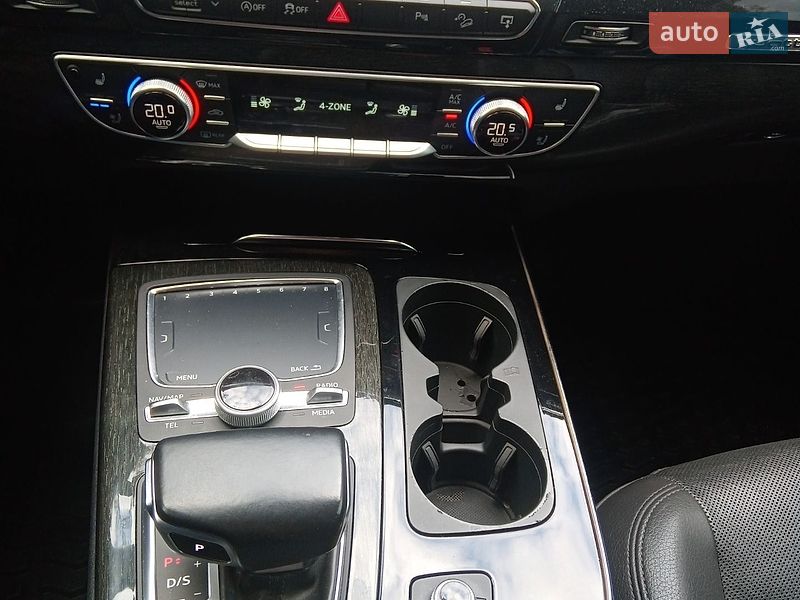 Позашляховик / Кросовер Audi Q7 2016 в Жовкві