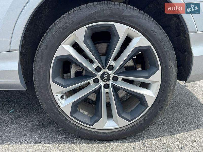 Внедорожник / Кроссовер Audi Q7 2021 в Полтаве