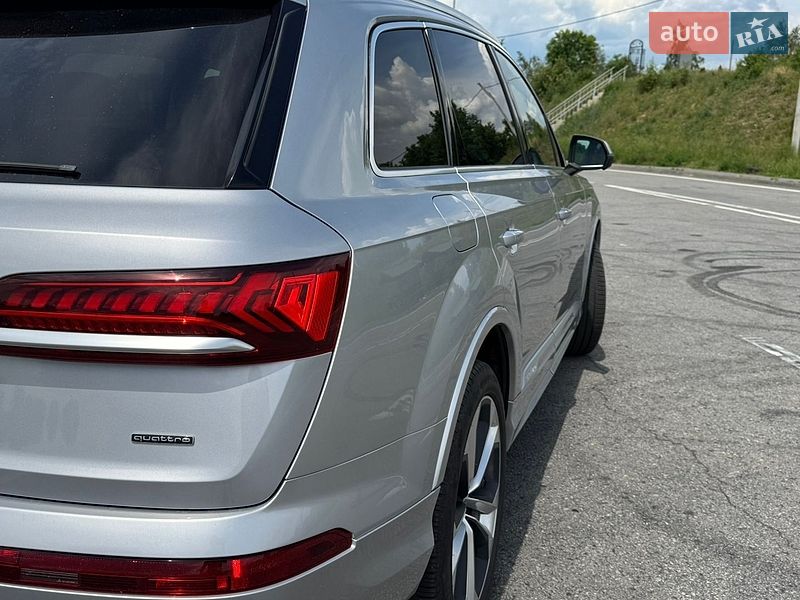 Внедорожник / Кроссовер Audi Q7 2021 в Полтаве