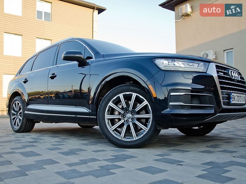 Позашляховик / Кросовер Audi Q7 2016 в Сарнах