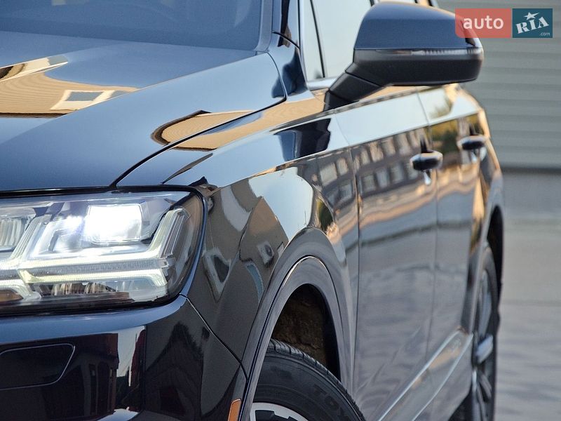 Позашляховик / Кросовер Audi Q7 2016 в Сарнах