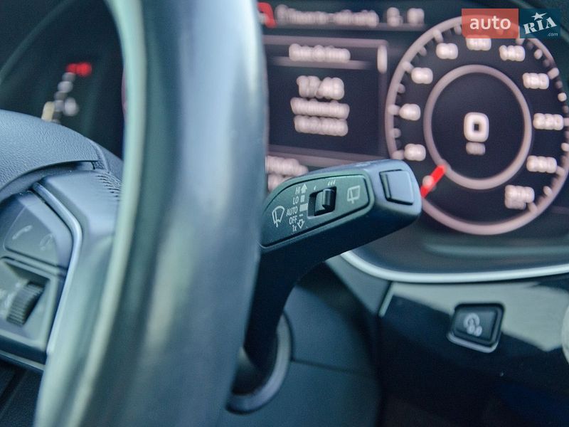 Позашляховик / Кросовер Audi Q7 2016 в Сарнах