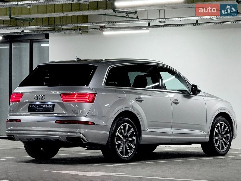 Позашляховик / Кросовер Audi Q7 2016 в Києві