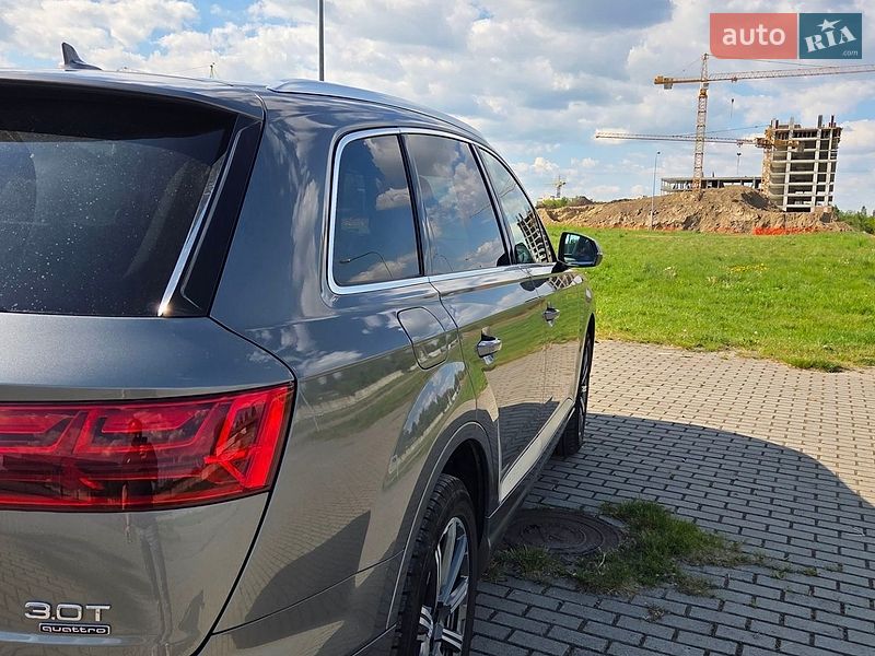 Позашляховик / Кросовер Audi Q7 2016 в Львові