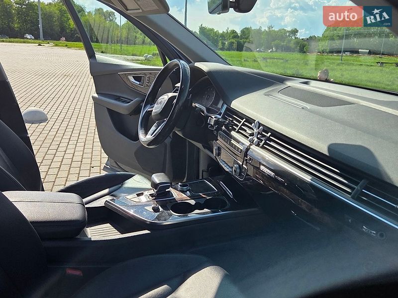 Позашляховик / Кросовер Audi Q7 2016 в Львові