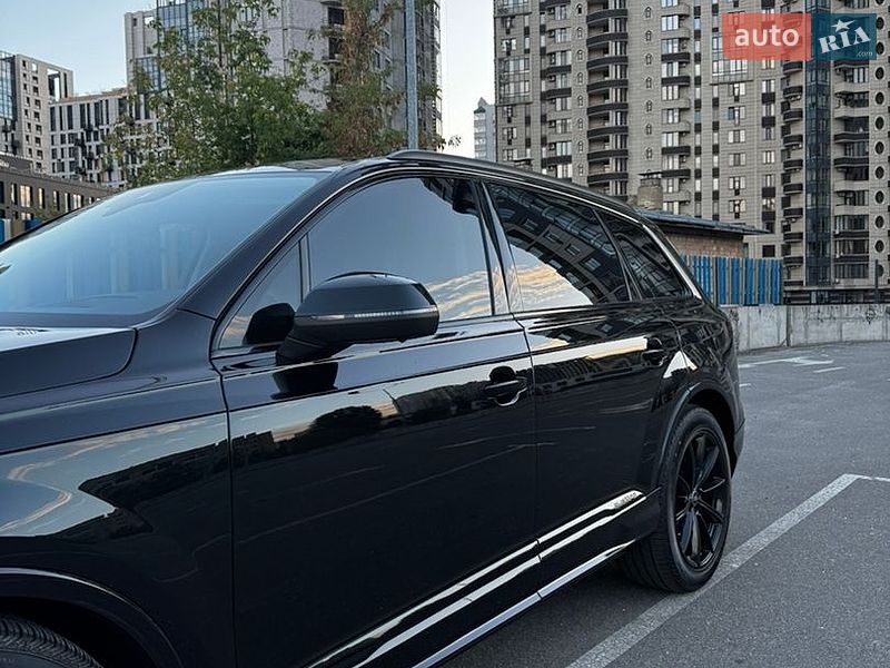 Позашляховик / Кросовер Audi Q7 2022 в Києві