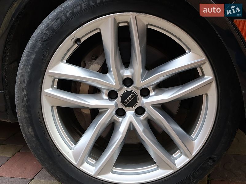 Позашляховик / Кросовер Audi Q7 2016 в Рівному