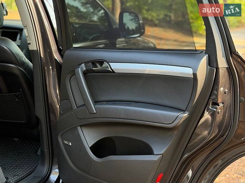 Позашляховик / Кросовер Audi Q7 2007 в Києві фото 37 Позашляховик / Кросовер Audi Q7 2007 в Києві