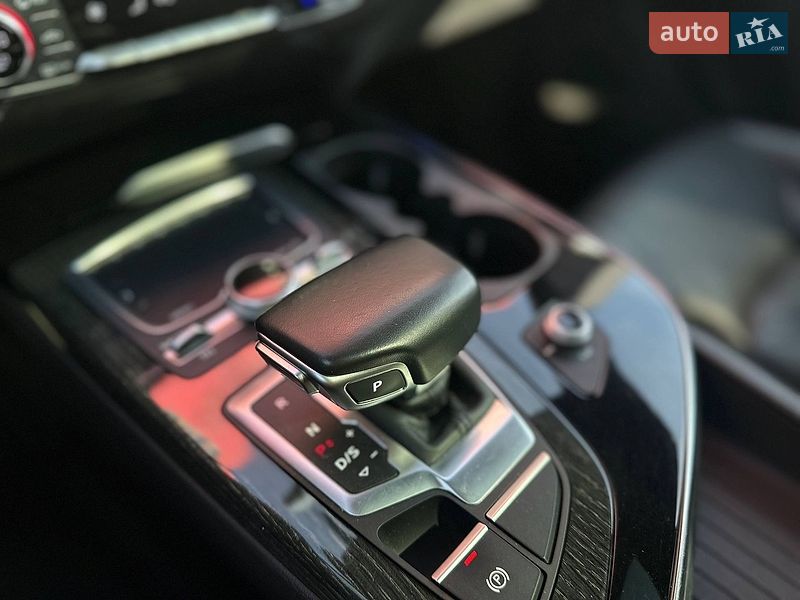 Внедорожник / Кроссовер Audi Q7 2018 в Киеве
