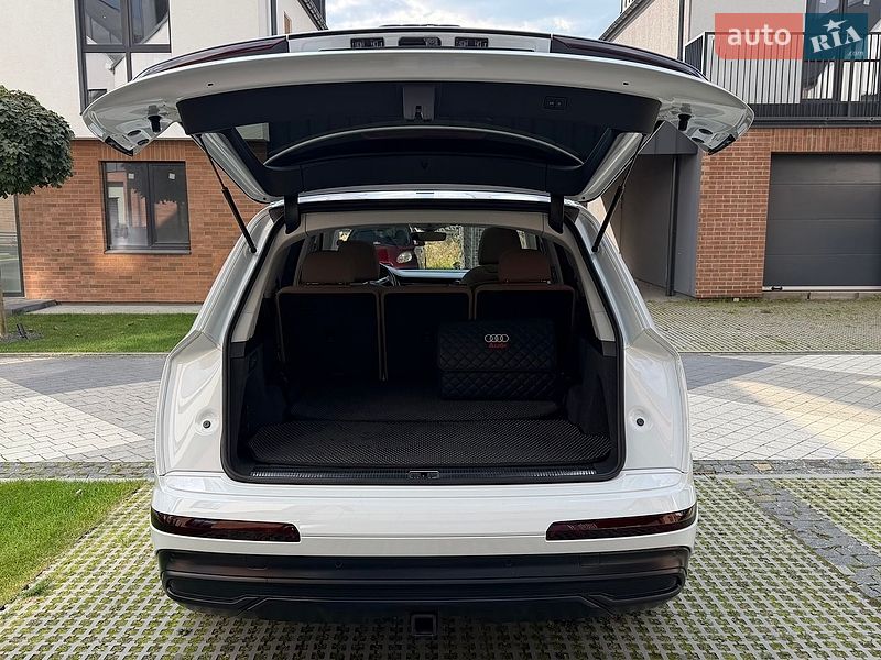 Позашляховик / Кросовер Audi Q7 2019 в Львові