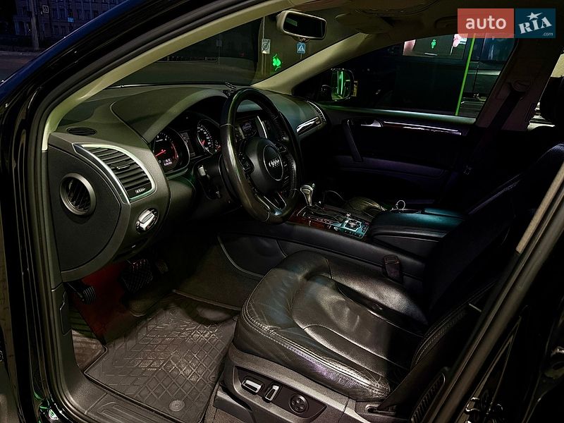 Внедорожник / Кроссовер Audi Q7 2013 в Одессе