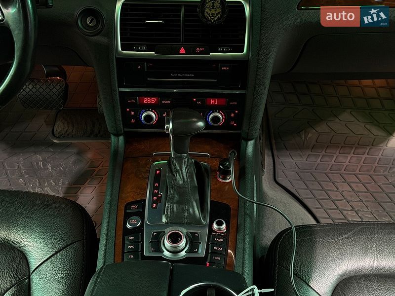 Внедорожник / Кроссовер Audi Q7 2013 в Одессе