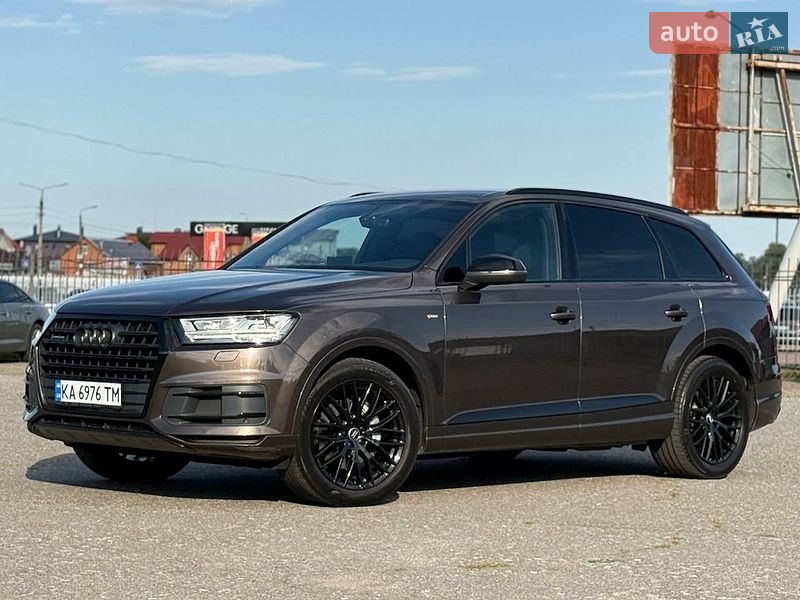 Внедорожник / Кроссовер Audi Q7 2016 в Киеве