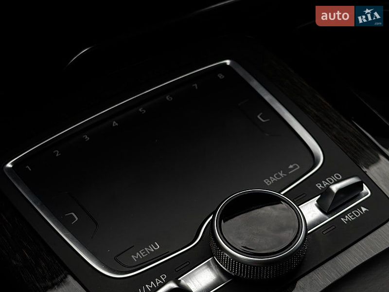 Позашляховик / Кросовер Audi Q7 2016 в Білогородці