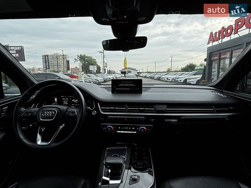 Позашляховик / Кросовер Audi Q7 2016 в Білогородці
