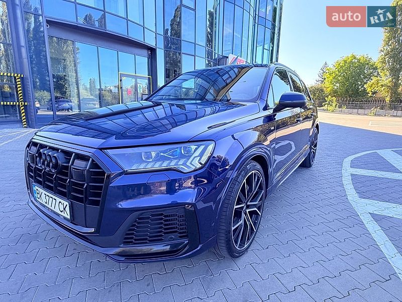 Позашляховик / Кросовер Audi Q7 2021 в Рівному