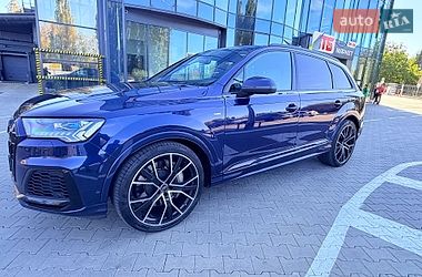 Позашляховик / Кросовер Audi Q7 2021 в Рівному