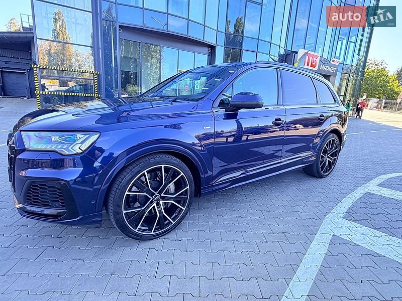 Позашляховик / Кросовер Audi Q7 2021 в Рівному