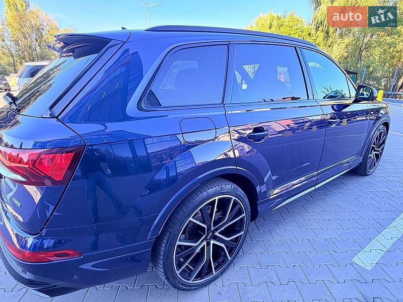 Позашляховик / Кросовер Audi Q7 2021 в Рівному