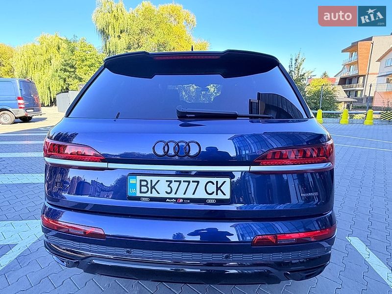 Позашляховик / Кросовер Audi Q7 2021 в Рівному