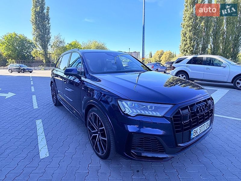 Позашляховик / Кросовер Audi Q7 2021 в Рівному