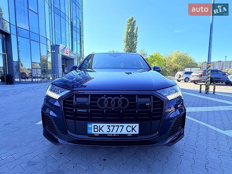 Позашляховик / Кросовер Audi Q7 2021 в Рівному