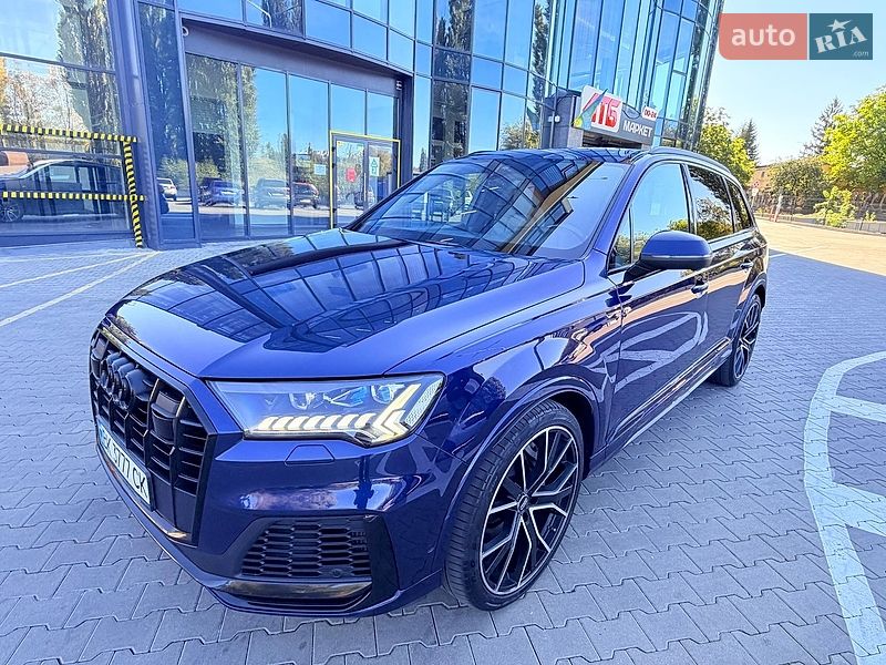 Позашляховик / Кросовер Audi Q7 2021 в Рівному