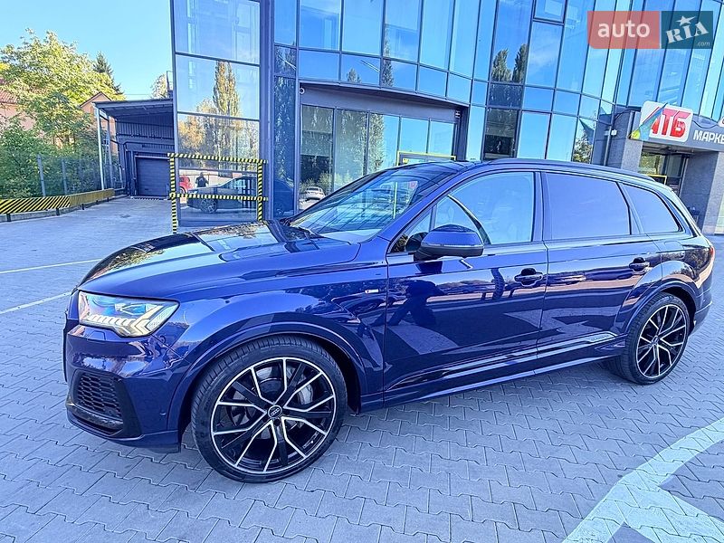 Позашляховик / Кросовер Audi Q7 2021 в Рівному