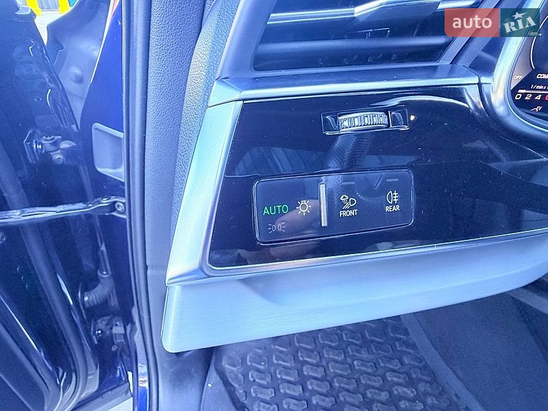 Позашляховик / Кросовер Audi Q7 2021 в Рівному