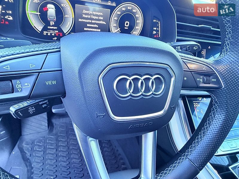 Позашляховик / Кросовер Audi Q7 2021 в Рівному