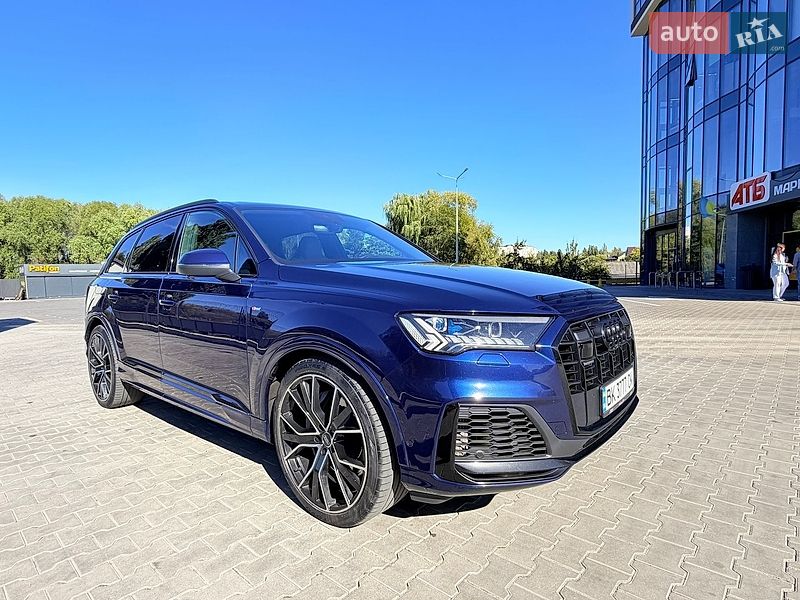 Позашляховик / Кросовер Audi Q7 2021 в Рівному