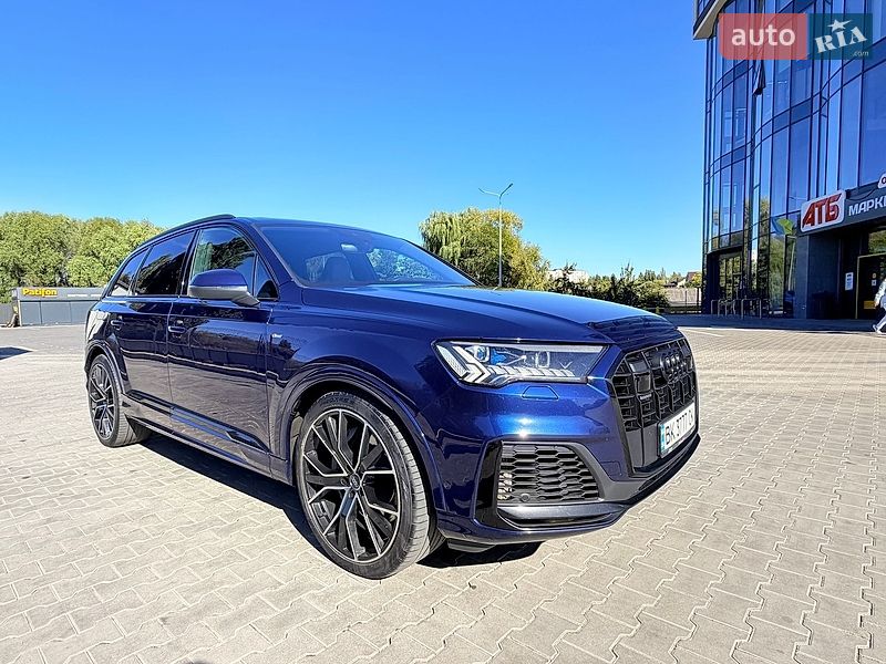 Позашляховик / Кросовер Audi Q7 2021 в Рівному