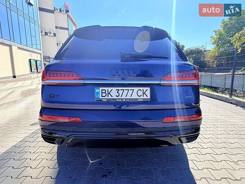 Позашляховик / Кросовер Audi Q7 2021 в Рівному