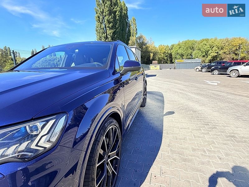 Позашляховик / Кросовер Audi Q7 2021 в Рівному