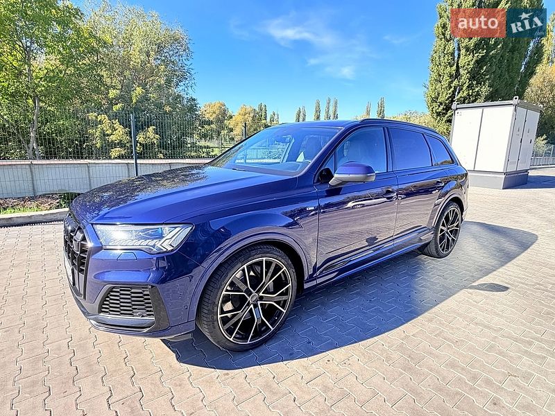 Позашляховик / Кросовер Audi Q7 2021 в Рівному
