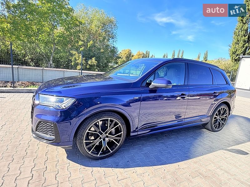 Позашляховик / Кросовер Audi Q7 2021 в Рівному