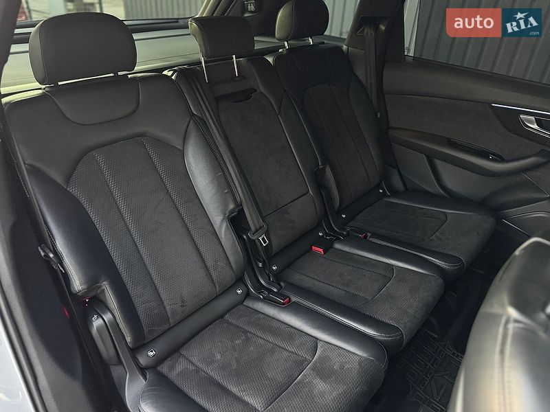 Внедорожник / Кроссовер Audi Q7 2020 в Мукачево