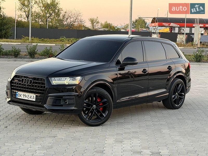 Внедорожник / Кроссовер Audi Q7 2016 в Ужгороде