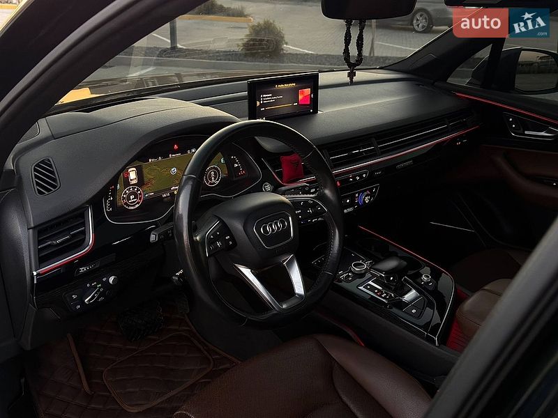 Внедорожник / Кроссовер Audi Q7 2016 в Ужгороде
