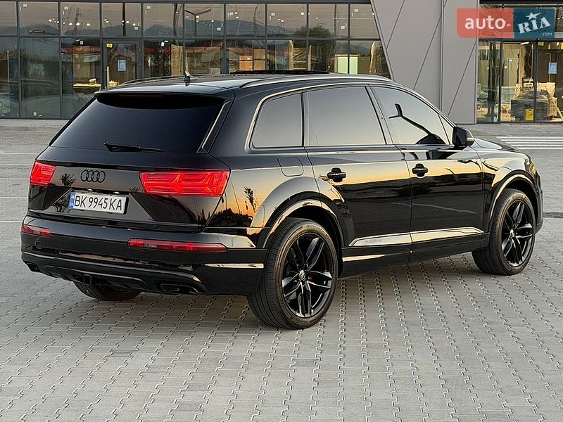 Внедорожник / Кроссовер Audi Q7 2016 в Ужгороде