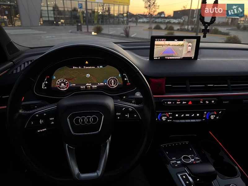 Внедорожник / Кроссовер Audi Q7 2016 в Ужгороде