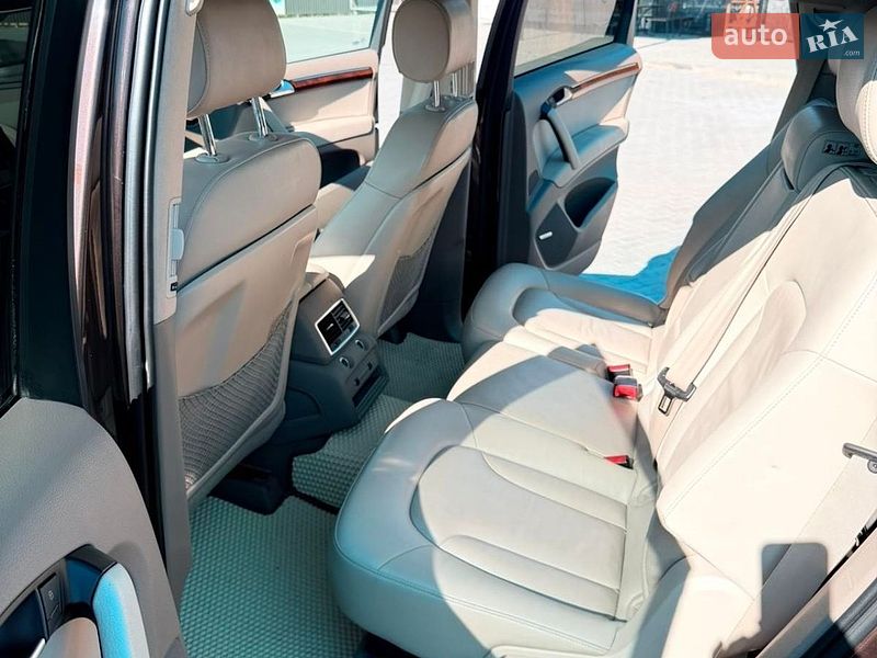 Позашляховик / Кросовер Audi Q7 2010 в Кам'янець-Подільському