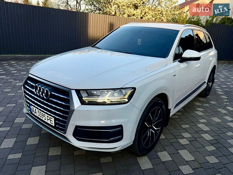 Внедорожник / Кроссовер Audi Q7 2015 в Мукачево