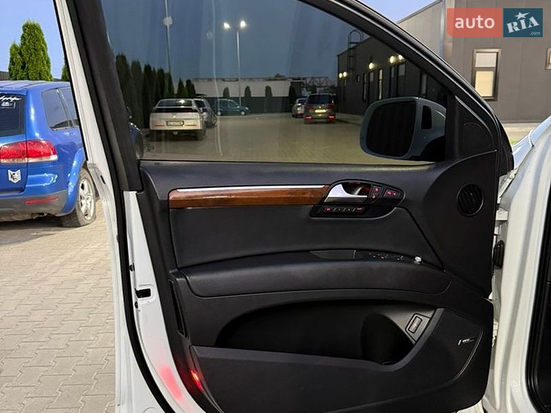 Позашляховик / Кросовер Audi Q7 2013 в Тернополі