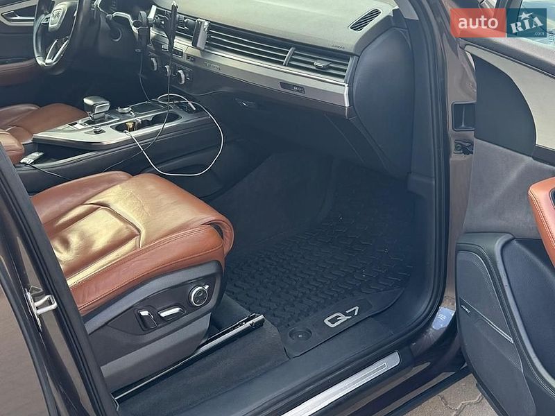 Внедорожник / Кроссовер Audi Q7 2015 в Ровно фото 11 Внедорожник / Кроссовер Audi Q7 2015 в Ровно