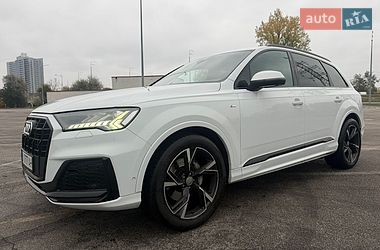 Позашляховик / Кросовер Audi Q7 2021 в Києві
