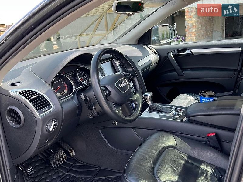 Позашляховик / Кросовер Audi Q7 2015 в Поляниці