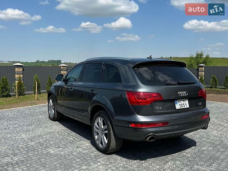 Позашляховик / Кросовер Audi Q7 2015 в Поляниці